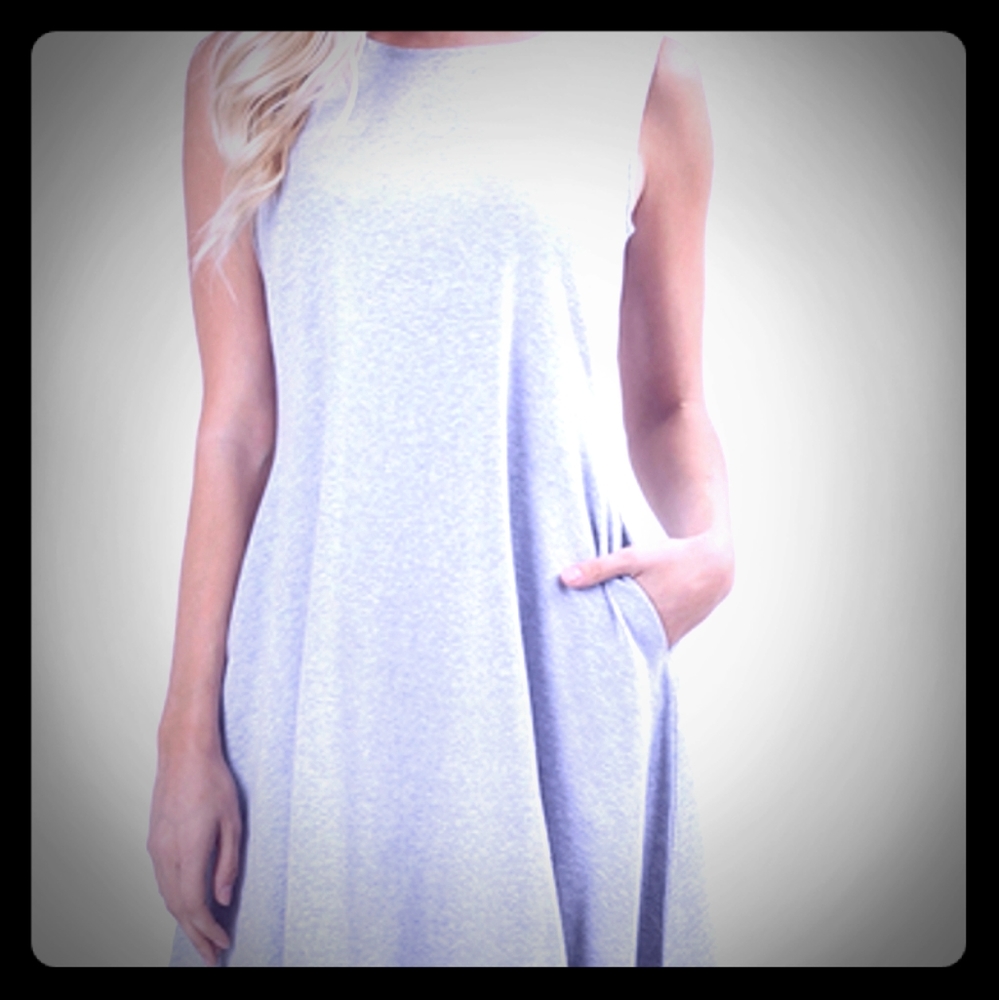 Grey sleeveless Cotton pocket dress.